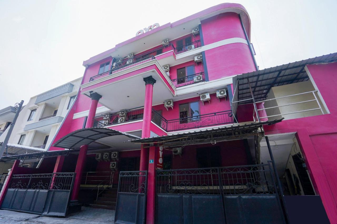 Collection O 1112 Comfitel Siwalankerto Aa4 Hotell Surabaya Exteriör bild