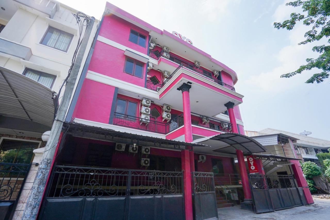 Collection O 1112 Comfitel Siwalankerto Aa4 Hotell Surabaya Exteriör bild