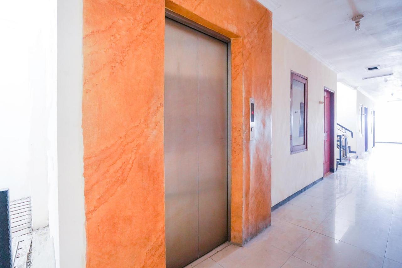 Collection O 1112 Comfitel Siwalankerto Aa4 Hotell Surabaya Exteriör bild