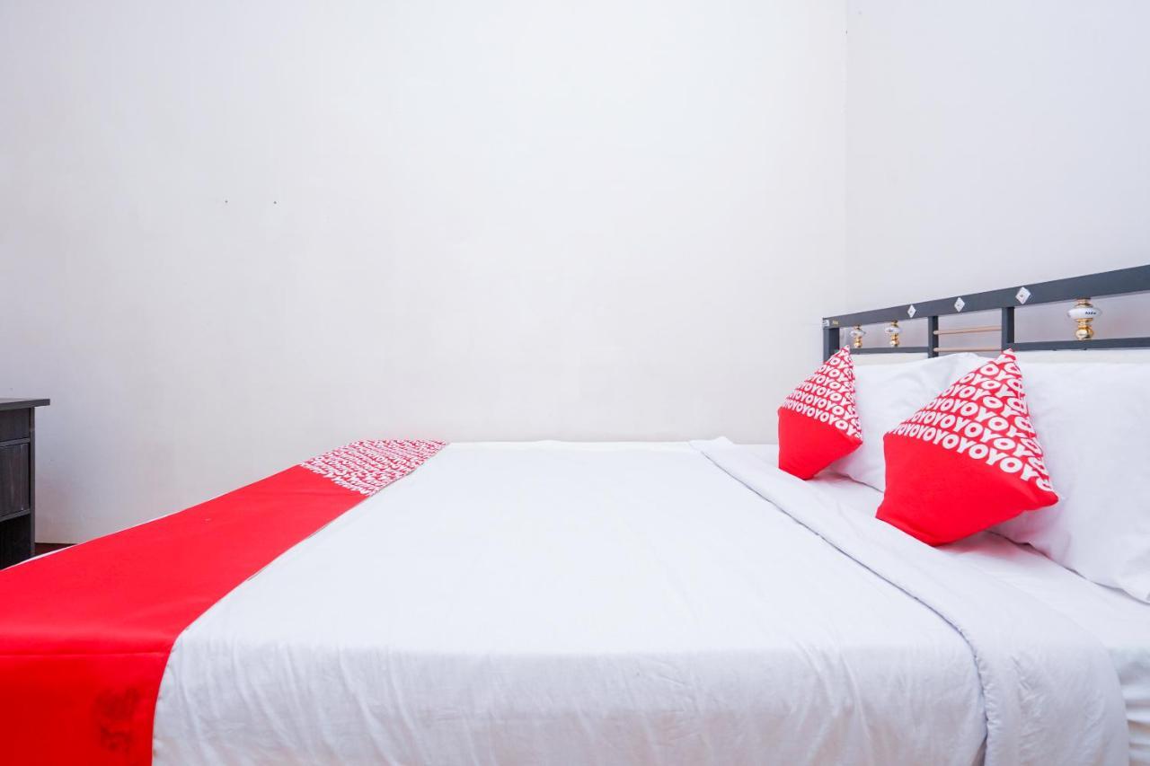 Collection O 1112 Comfitel Siwalankerto Aa4 Hotell Surabaya Exteriör bild