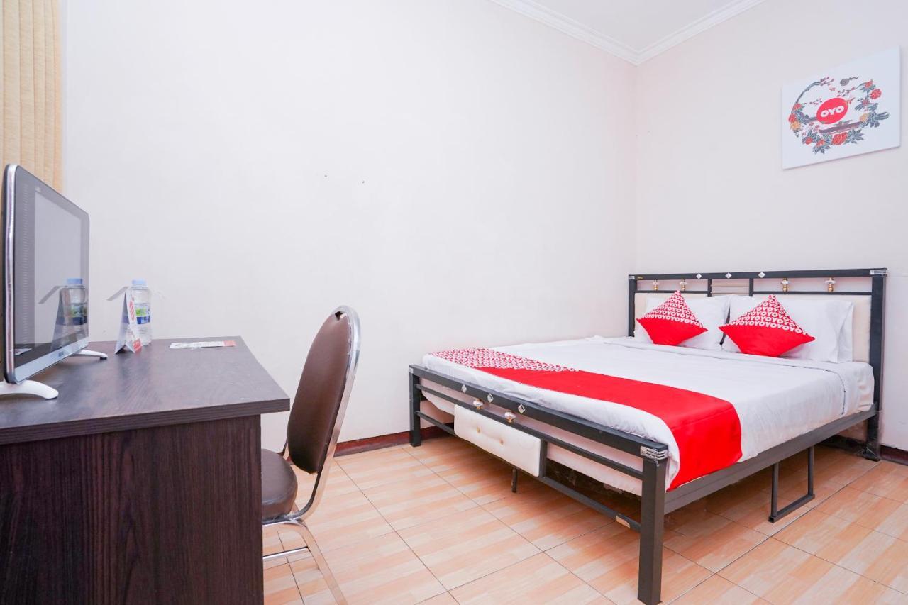 Collection O 1112 Comfitel Siwalankerto Aa4 Hotell Surabaya Exteriör bild
