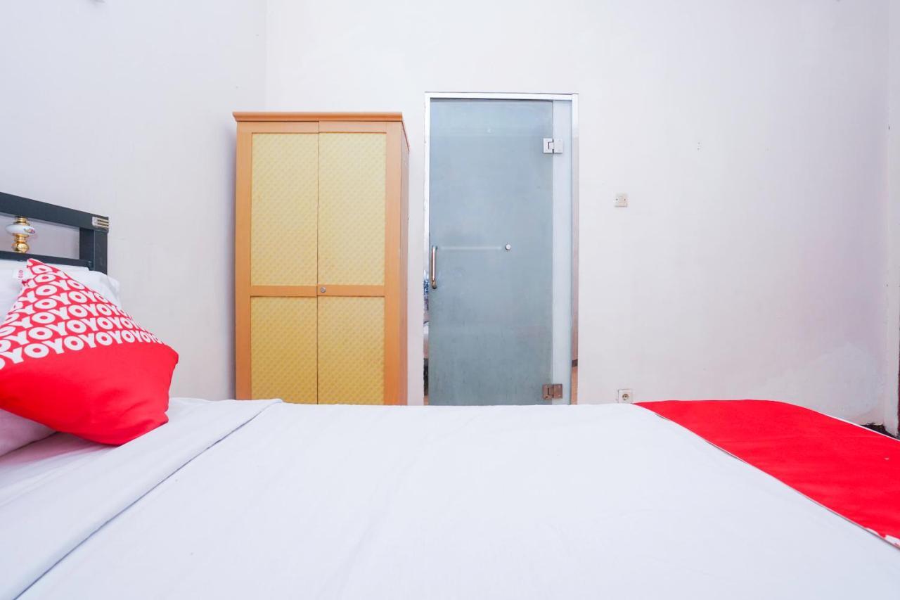 Collection O 1112 Comfitel Siwalankerto Aa4 Hotell Surabaya Exteriör bild